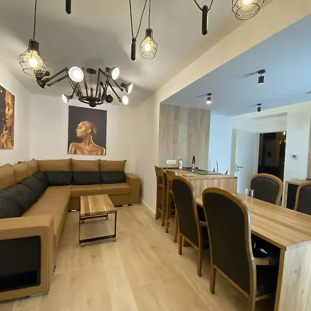 Deluxe Apartment In New Bulding With Private Parking *