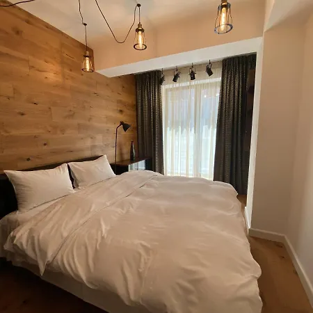 Deluxe Apartment In New Bulding With Private Parking *
