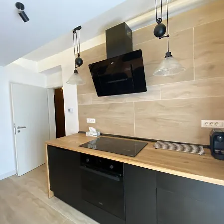 Апартаменти Deluxe Apartment In New Bulding With Private Parking