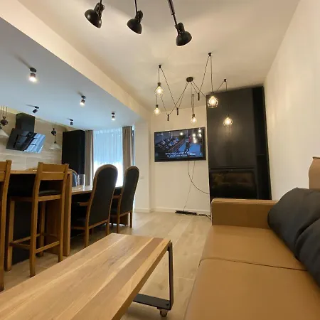 Апартаменти Deluxe Apartment In New Bulding With Private Parking