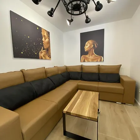 Deluxe Apartment In New Bulding With Private Parking Апартаменти *