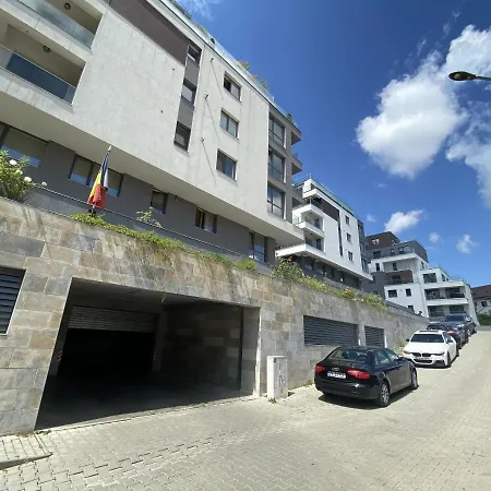 Deluxe Apartment In New Bulding With Private Parking Брашов