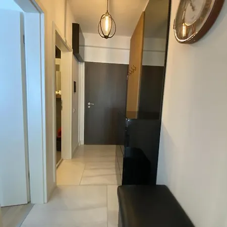 Апартаменти Deluxe Apartment In New Bulding With Private Parking *